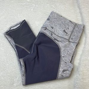 Athleta Palm All In Cropped Tight Silver Grey Size Medium
